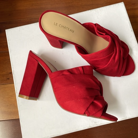 Le Chateau red heels - Picture 2 of 5